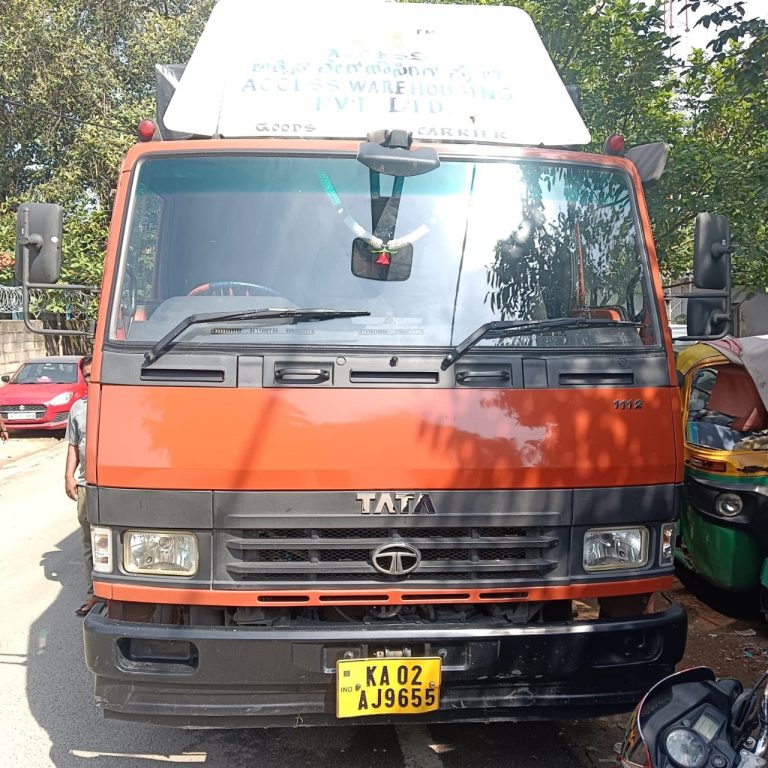 ನೆಲಮಂಗಲ: ರಸ್ತೆ ಅಪಘಾತದಲ್ಲಿ ಬೈಕ್ ಸವಾರ ಸಾವು!